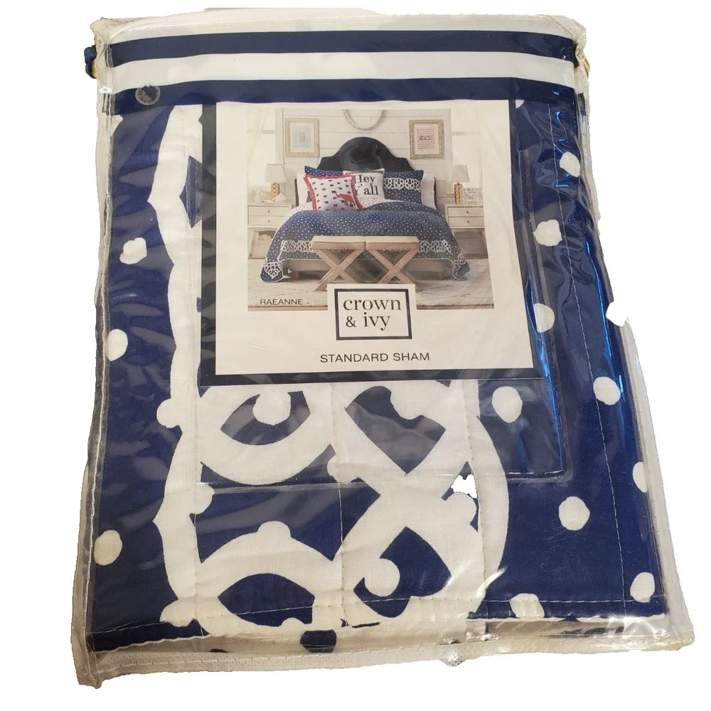 Crown & Ivy Standard Sham Raeanne Blue and White 20x26 Set‎ of 2 NWT
